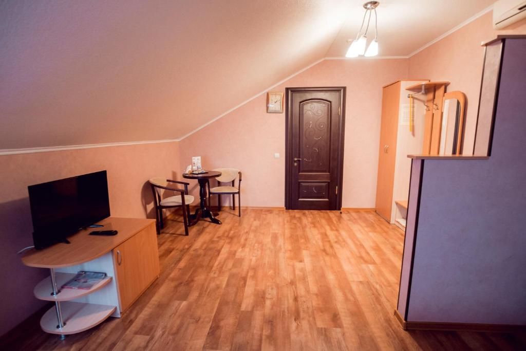 Отель Hotel DENINNA Винница