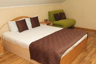 Отель Hotel DENINNA Винница Семейный номер-3