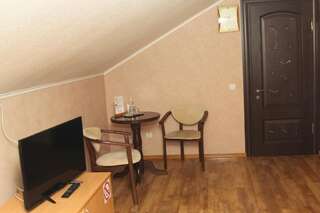 Отель Hotel DENINNA Винница Большой двухместный номер с 1 кроватью-3